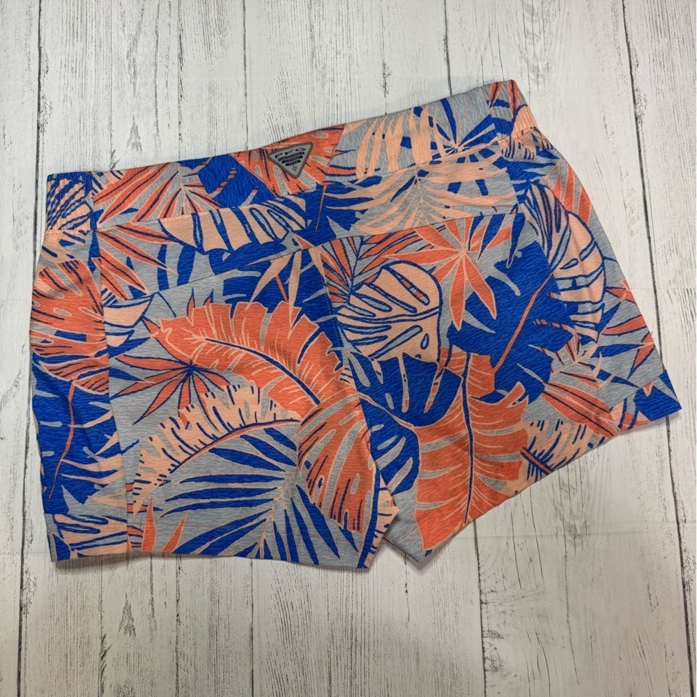 Columbia water Shorts, Size Medium - Picture 2 of 6